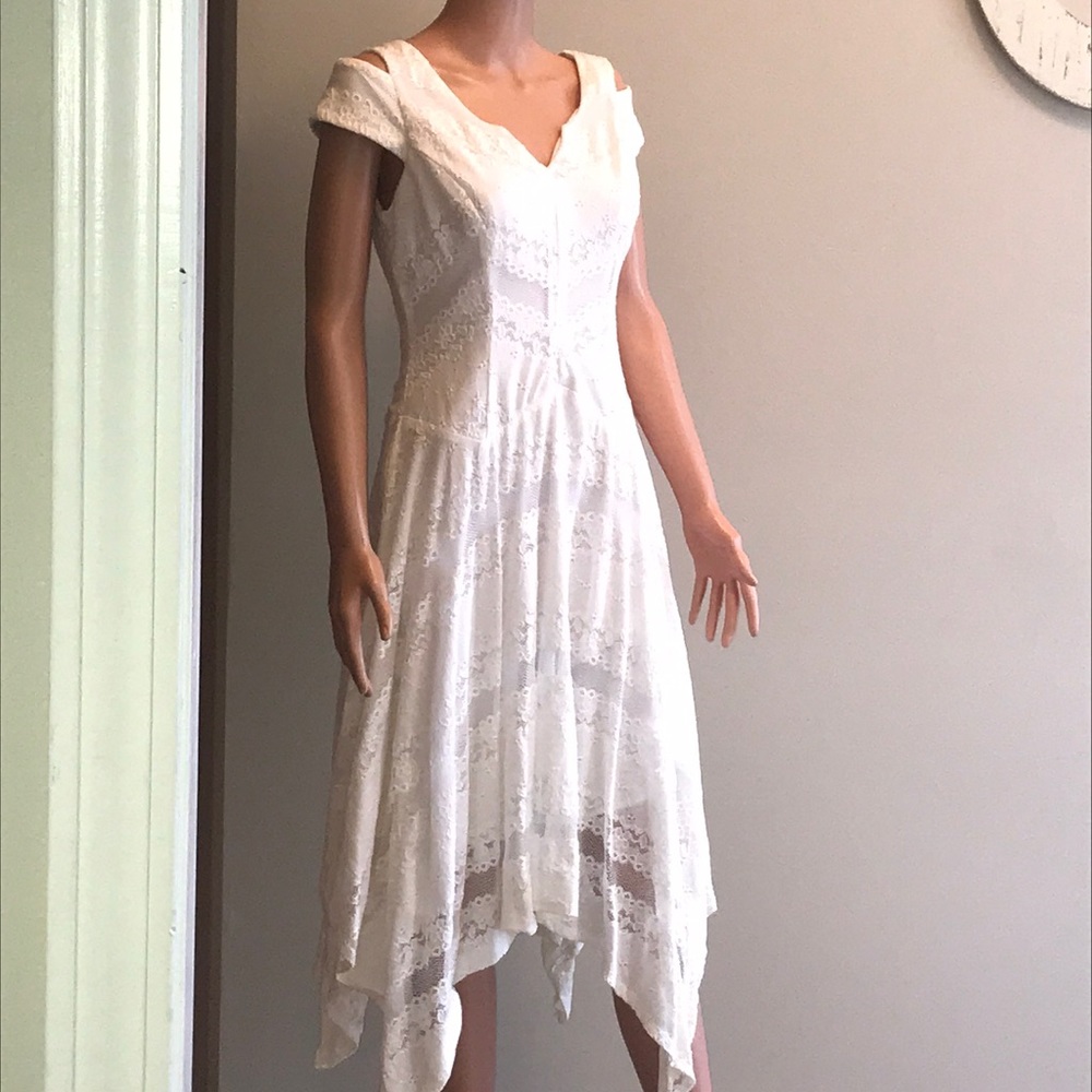 White Lace Boho hanky hem Ladies Dress size 10